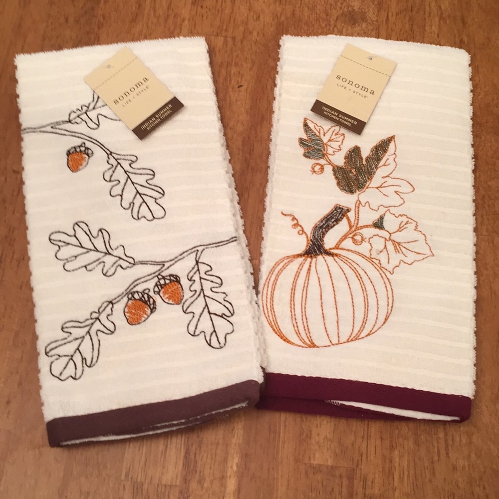 SOLD NWT 2 Sonoma kitchen towels